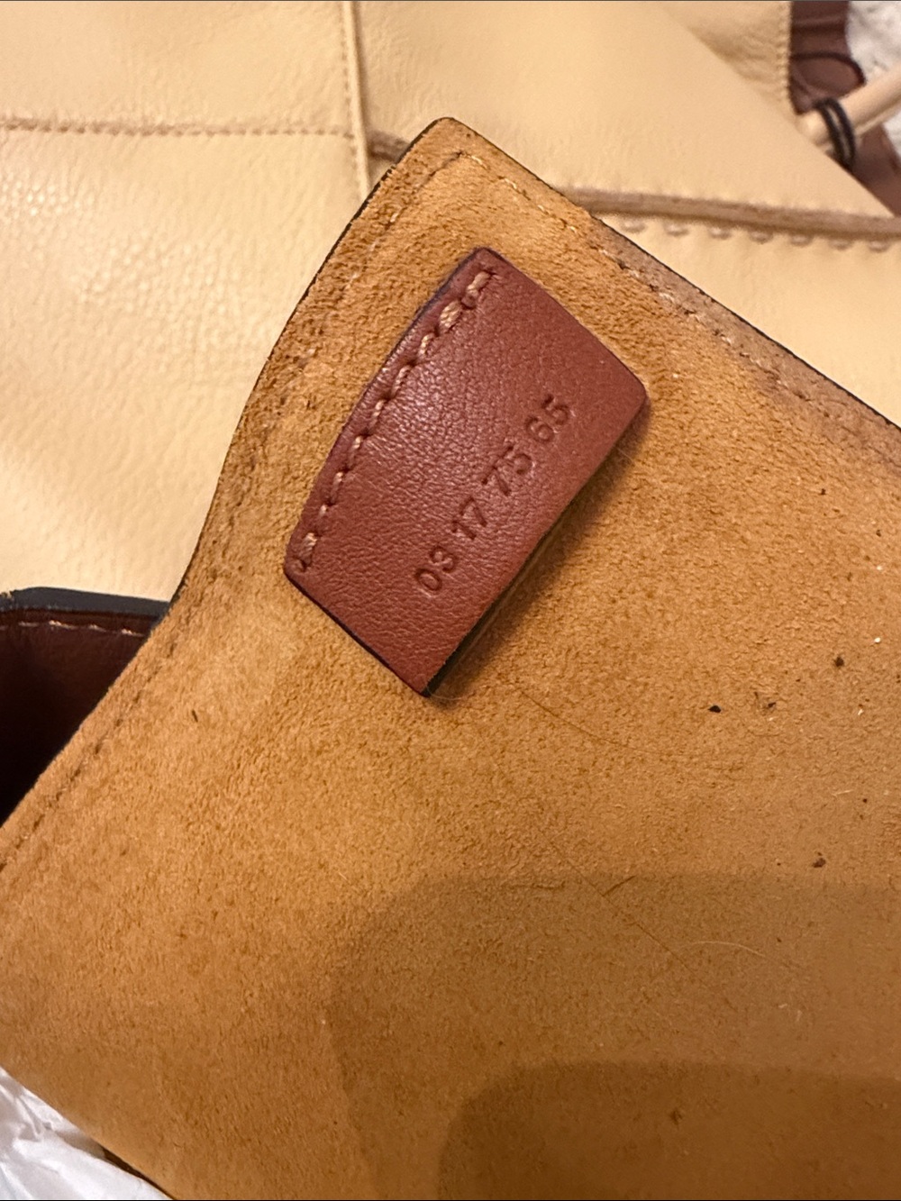 Authentic Chloe Milo Tote Women's Leather Tote Bag in Cognac, dust bag + creds - Picture 10 of 11